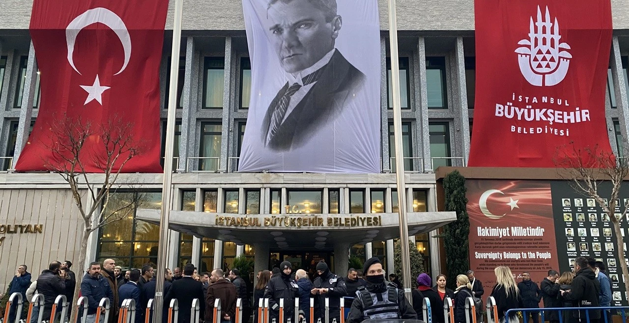 İBB'ye bir operasyon daha: Bir&ccedil;ok isme g&ouml;zaltı kararı...