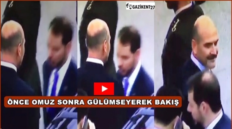 İki bakan arasında ilgin&ccedil; g&ouml;r&uuml;nt&uuml;...