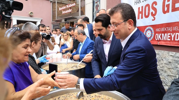 İmamoğlu, aşure lokmasına ortak oldu...