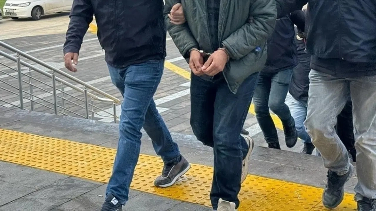 İstanbul merkezli 13 ilde Forex dolandırıcılığı operasyonu: 67 gözaltı