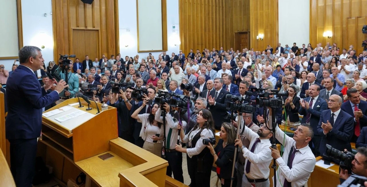 İşte, yeni partiye ge&ccedil;mesi beklenen vekiller...