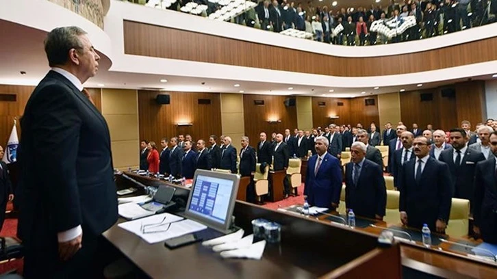 İYİ Parti grup kurabilsin diye geçmişlerdi, CHP'ye dönüyorlar