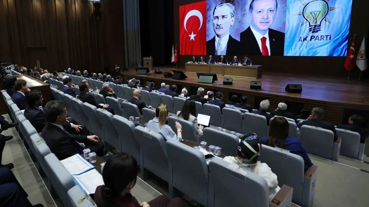 Kabine değişikliği ve parti içi bölünme gündemde: Erdoğan'dan AKP’lilere sert uyarı iddiası