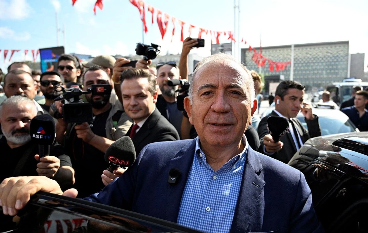 Kayyum Gürsel Tekin'den açıklama: &quot;Bu kurumsal kimliği muhafaza etmek için sabırla bekliyoruz. Beni zorlamayın&quot;