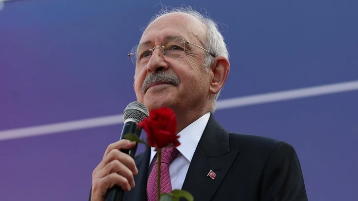 Kılıçdaroğlu adaylık pozları için stüdyoya girdi