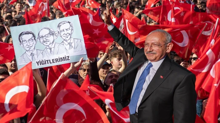 Kılıçdaroğlu ve yiğitleri Uşak'ta halkla buluştu