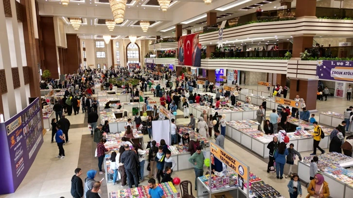 Kitap Fuarı'na yoğun ilgi 