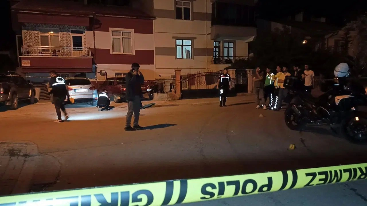 Kız arkadaşının babasını ve ağabeyini pompalı tüfekle vurdu
