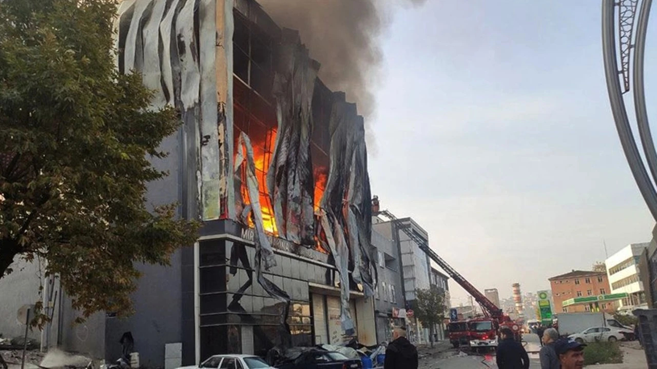 Kocaeli'de parfüm deposunda yangın: 6 kişi yaşamını yitirdi
