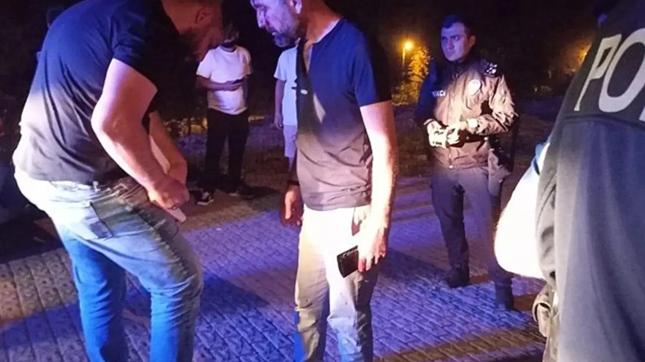 Komşular birbirine girdi! Beyzbol sopalı, silahlı kavga; 1'i ağır 2 yaralı