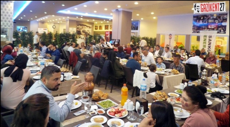 Konukoğlu Ailesi iftar yemekleri devam ediyor