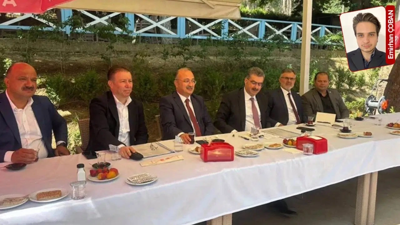Konya Akşehir’de skandal görüntü: AKP'li ilçe başkanı bile var, CHP'li belediye başkanı ça