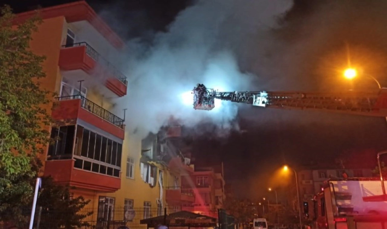 Konya'da apartmanda patlama ve yangın: Valilik açıklama yaptı, çok sayıda yaralı var!