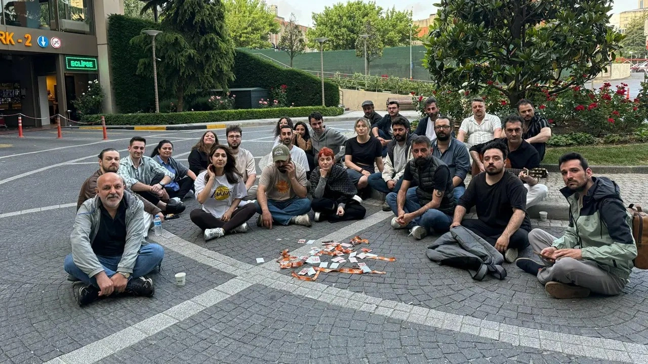 KRT emekçilerinin direnişi sürüyor: Bayramın üçüncü gününe dayanışmaya çağrısı