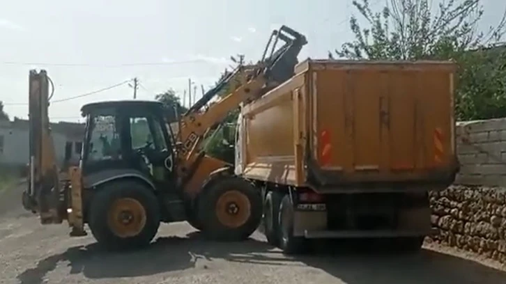 Kum ve parke taşları, AKP'ye oy çıkmayınca geri götürüldü!