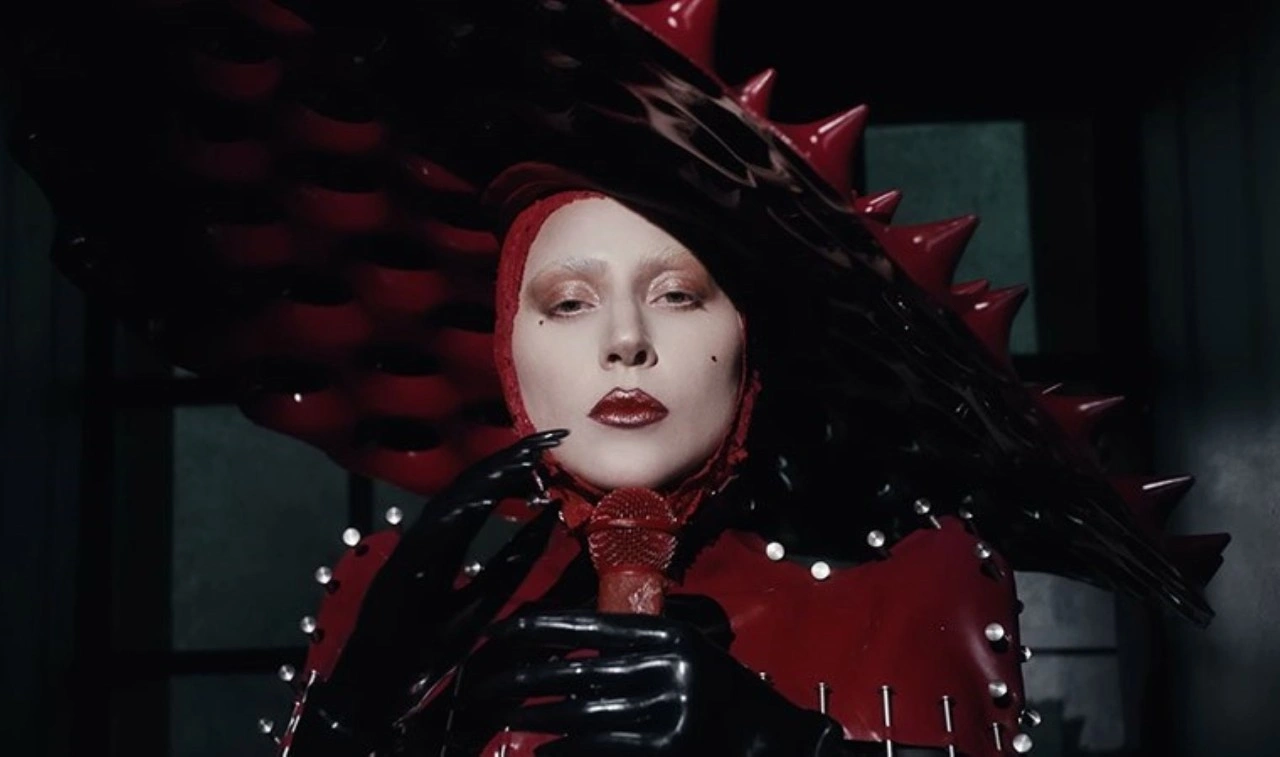 Lady Gaga'dan ücretsiz halk konseri verdi: 2,1 milyon kişi izlemeye geldi!