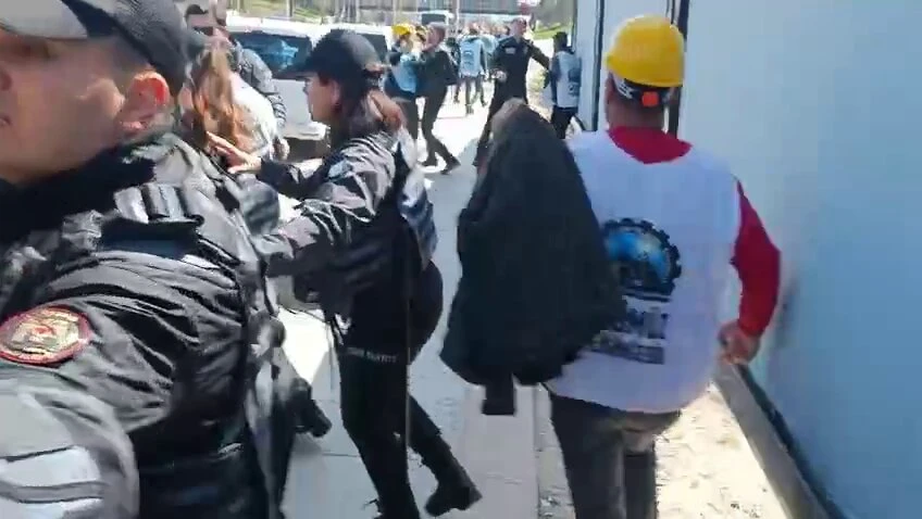 Maden iş&ccedil;ilerinin Ankara y&uuml;r&uuml;y&uuml;ş&uuml;ne polis m&uuml;dahalesi