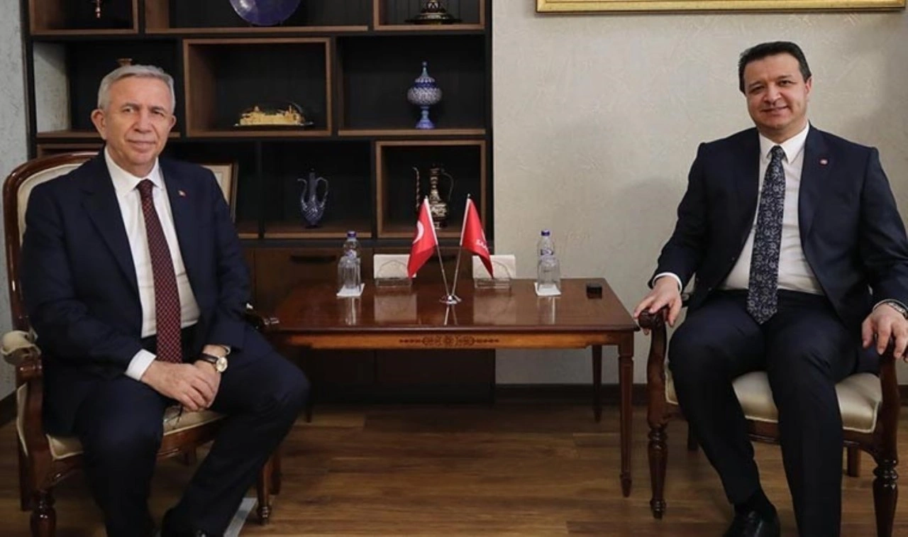 Mansur Yavaş, Saadet Partisi Genel Başkanı Mahmut Arıkan'ı ziyaret etti
