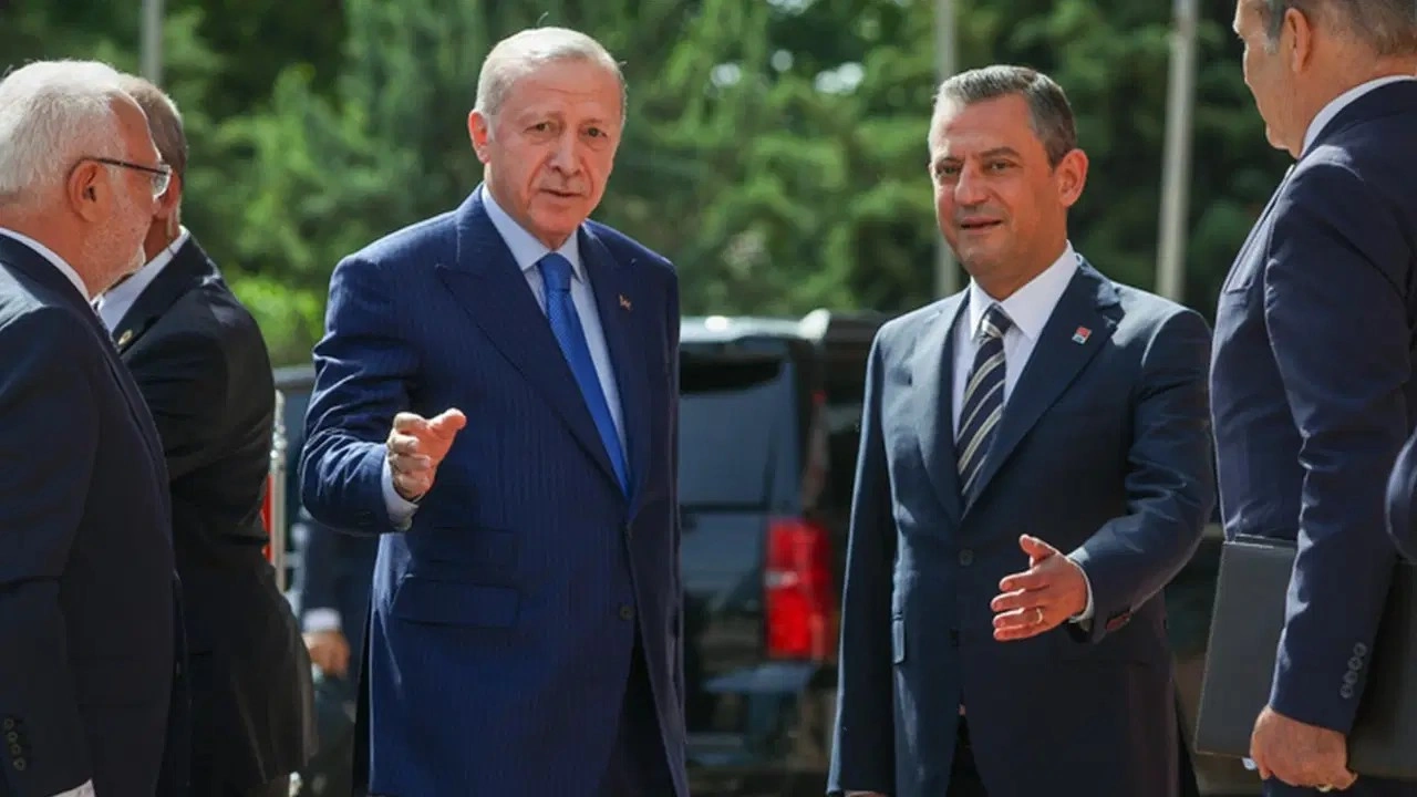 MetroPOLL yurttaşlara 'normalleşmeyi' sordu: 'Erdoğan ve Özel yeniden görüşmeli mi?&#