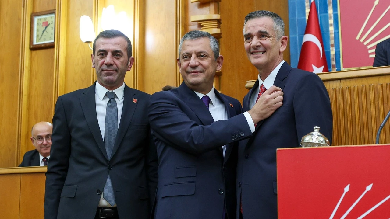 Milletvekili Ümit Dikbayır CHP'ye katıldı...