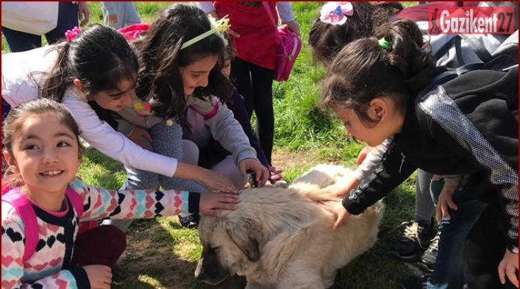 Minik &ouml;ğrencilerden Cahide&rsquo;ye ziyaret