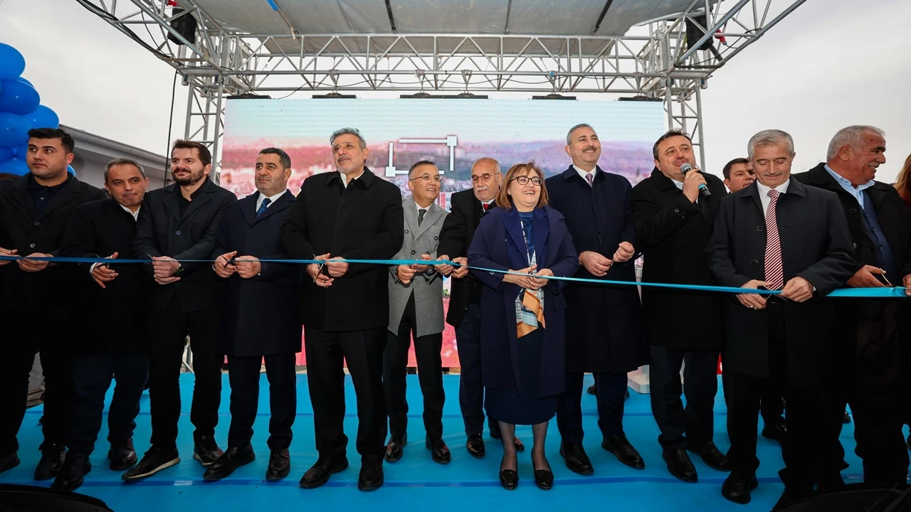 Mithat Paşa Parkı törenle açıldı