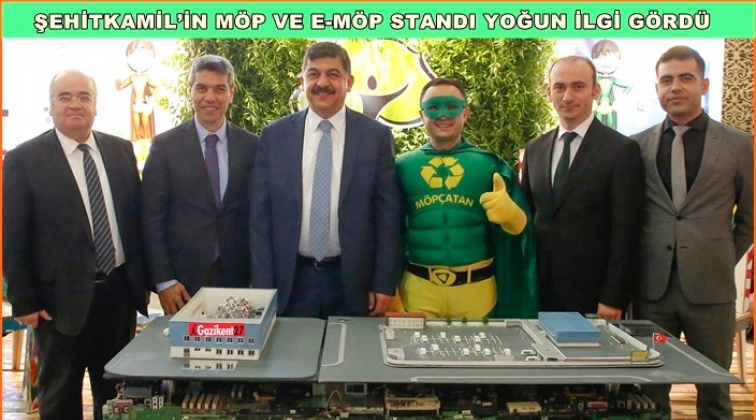 M&Ouml;P standı yoğun ilgi g&ouml;r&uuml;yor
