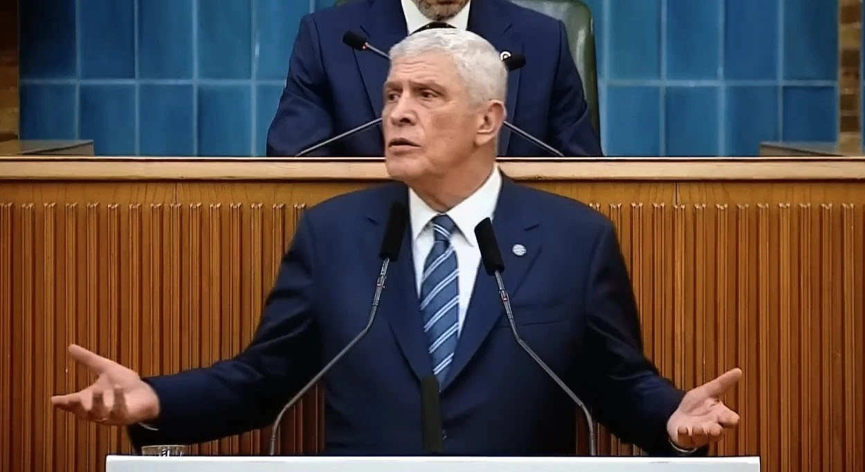 M&uuml;savat Dervişoğlu'ndan mutlak butlan tepkisi 