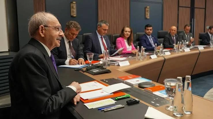 Mutlak butlan y&ouml;netimi g&ouml;revden almaya devam ediyor...