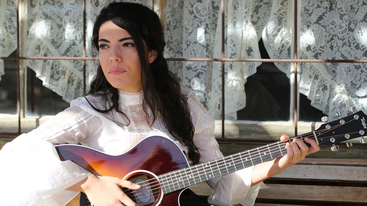 Neslihan , ABD’de hazırladığı “Vefa” albümüyle geri döndü!