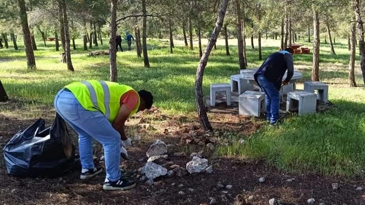 Nizip’teki mesire alanları temizleniyor