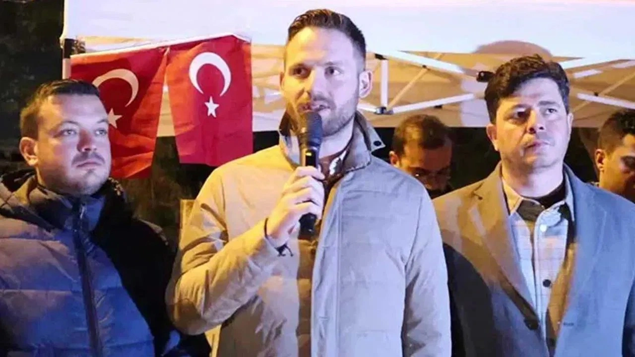 Öğrencilerin yurt hakkını savunan CHP PM Üyesi Mehmet Alkım Denizaslanı'ya dava!