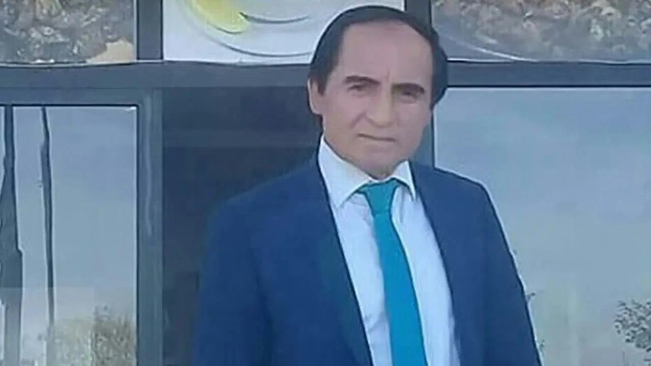 Okul müdürü odasında ölü bulundu!