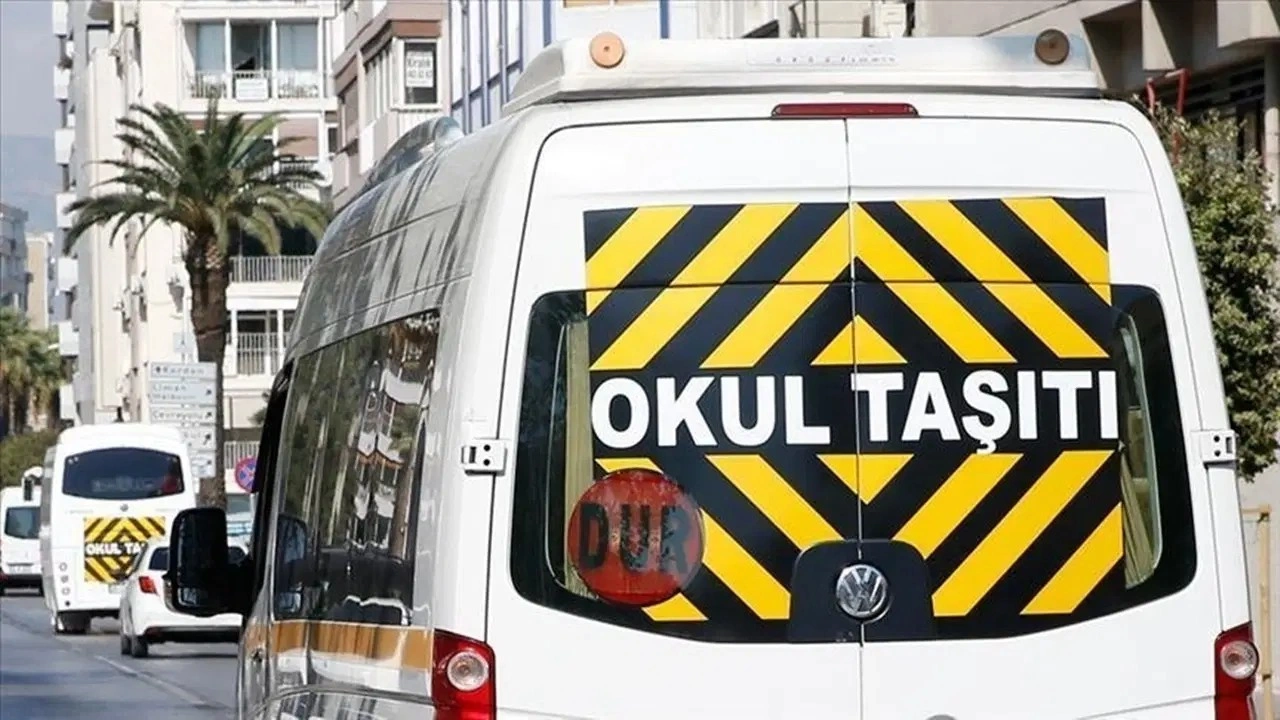 Okul servisinde dehşet: Öğrenciyi imdat çekiciyle yaraladı