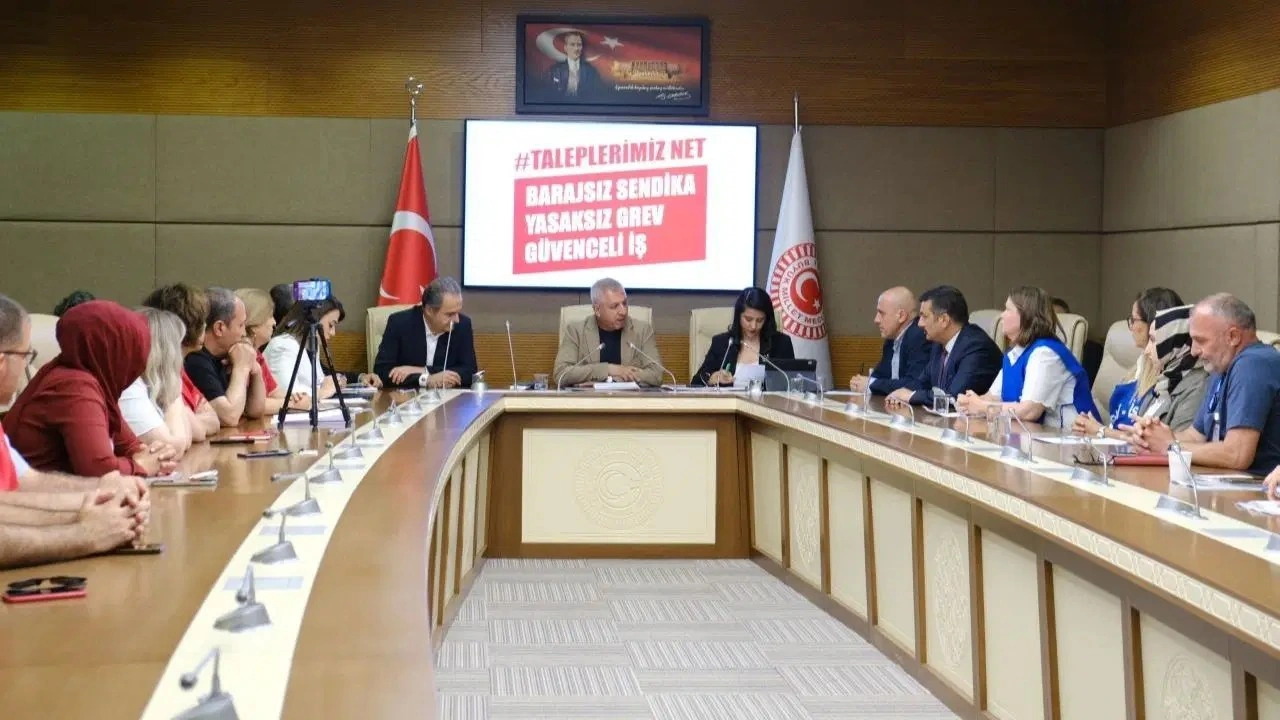 On bin işçi imza attı: 'Barajsız sendika, yasaksız grev' talebi Meclis'te