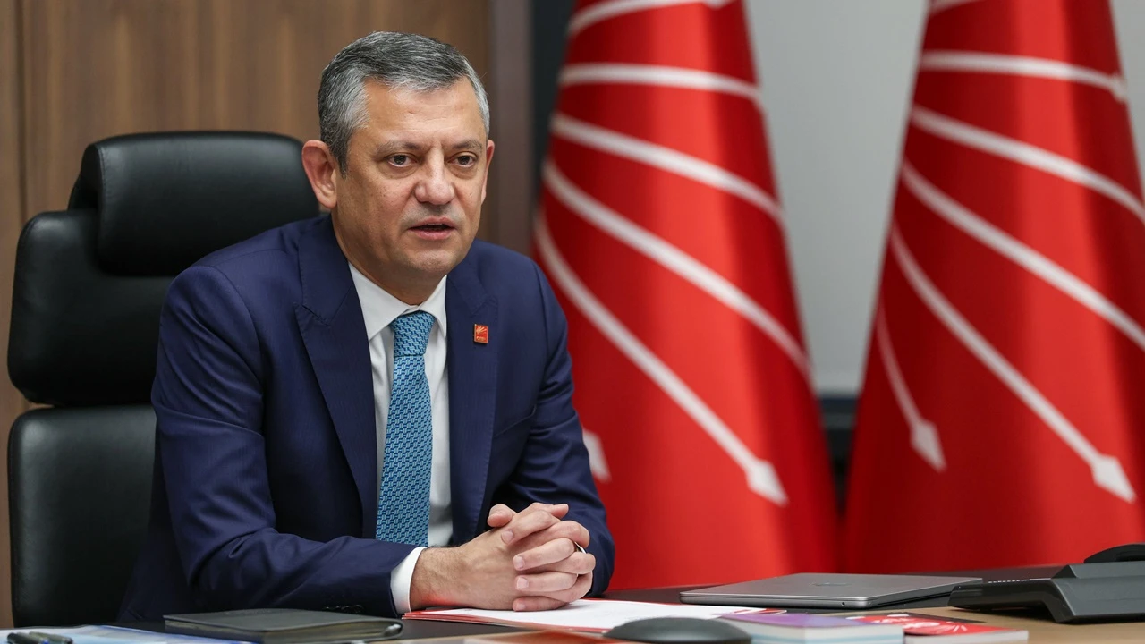 &Ouml;zg&uuml;r &Ouml;zel: 2026&rsquo;dan tek dileğim bir erken se&ccedil;im sandığı...