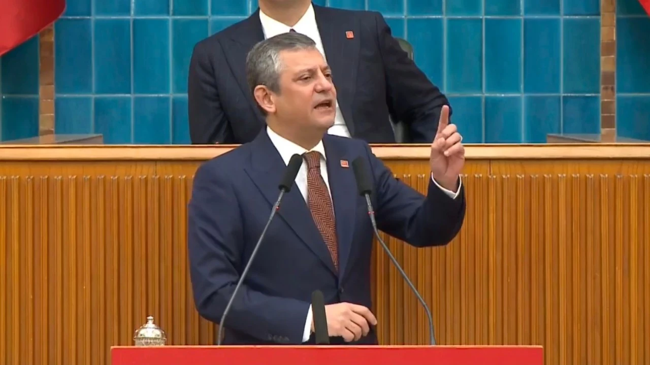 &Ouml;zg&uuml;r &Ouml;zel'den Erdoğan'a: Sen BOP&rsquo;un eş başkanısın! Bununla &ouml;v&uuml;n&uuml;yorsun!