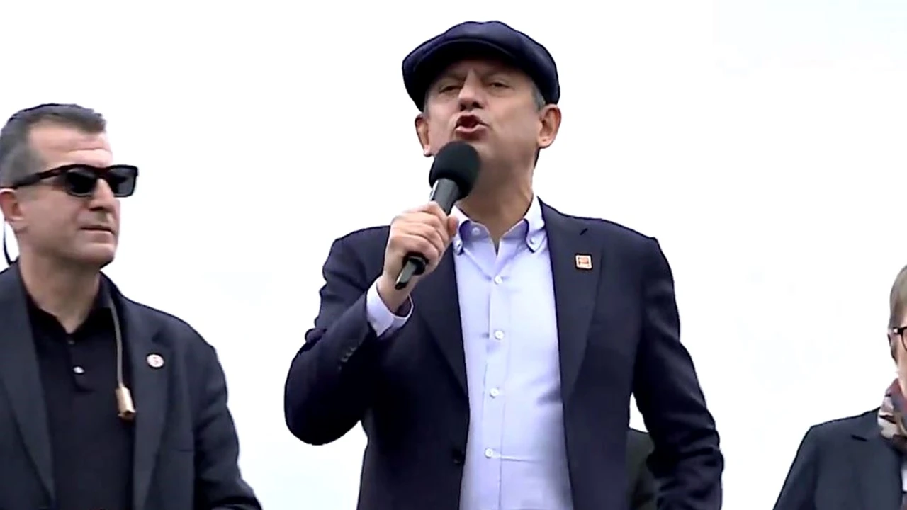 &Ouml;zg&uuml;r &Ouml;zel: Bir sandık mesafe kaldı, AKP'nin kara d&uuml;zeni bitecek