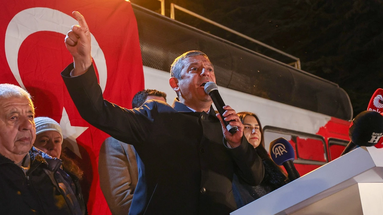 &Ouml;zg&uuml;r &Ouml;zel Bolu'da: Tanju &Ouml;zcan&rsquo;ın yaptıklarından utanmıyoruz, gurur duyuyoruz