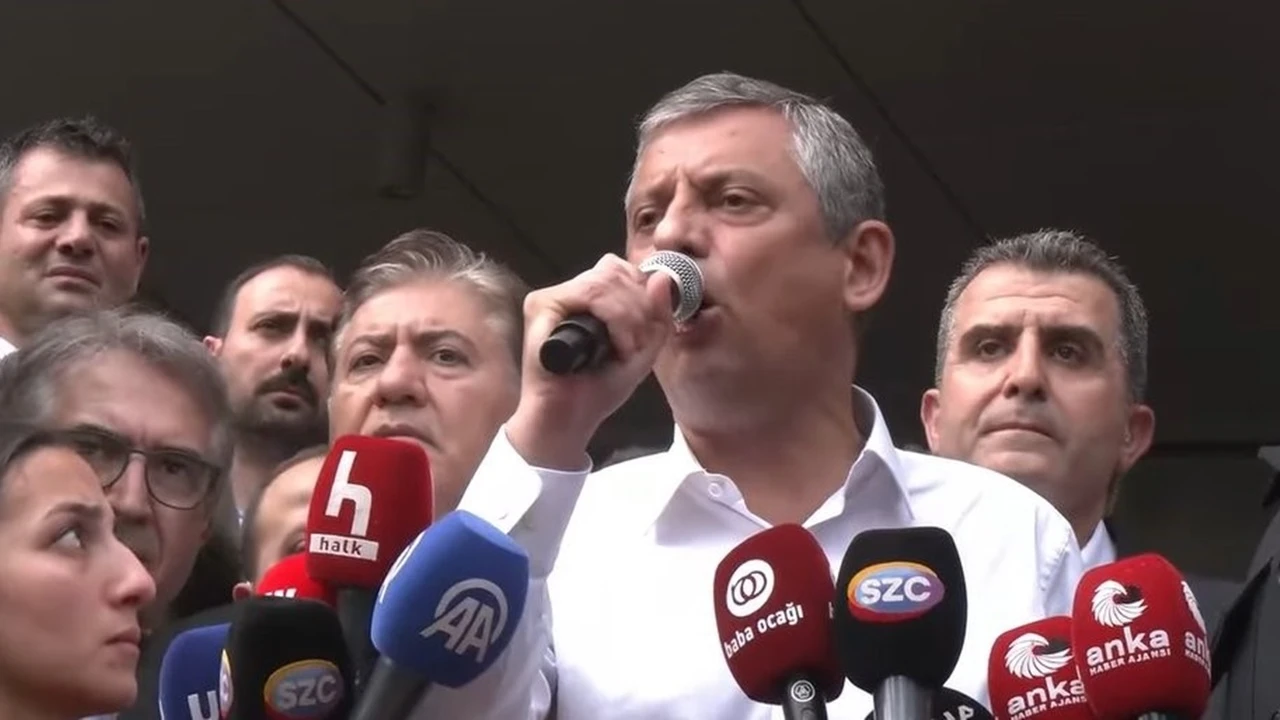 &Ouml;zg&uuml;r &Ouml;zel: CHP bundan sonra yoldadır, sokaktadır, meydandadır!