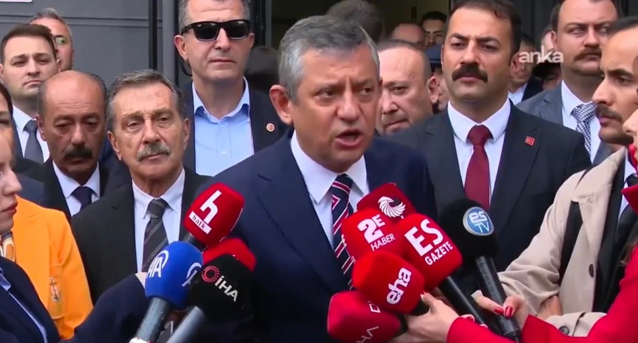 Özgür Özel'den Tayfun Kahraman ve Akın Gürlek açıklaması 