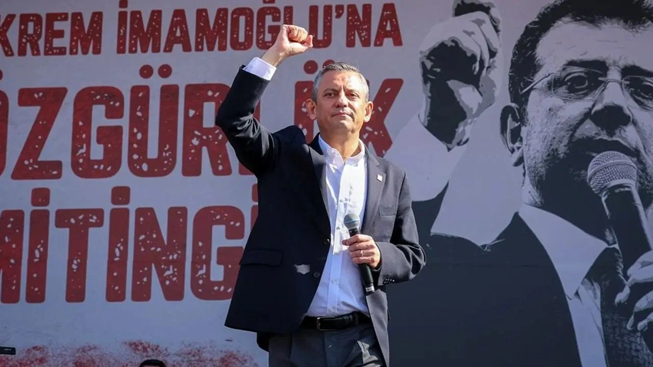 Özgür Özel'den Avcılar mitingine çağrı: 'Milletimizle birlikteyiz!'