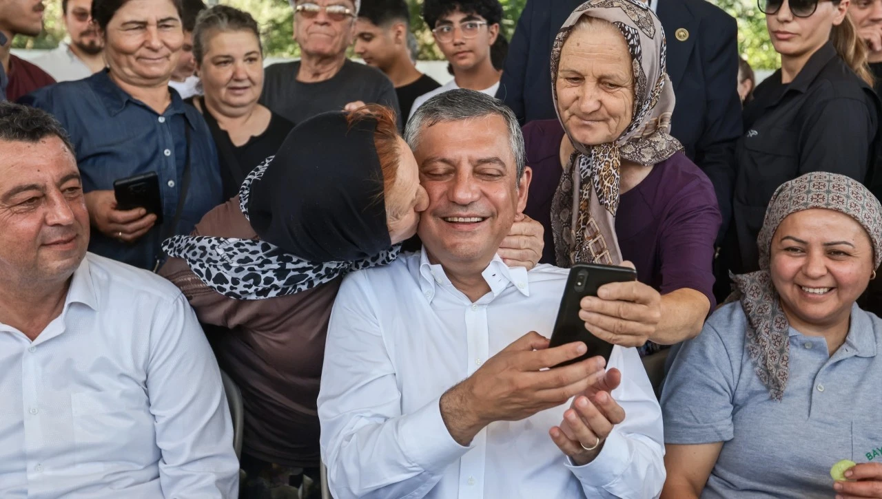&Ouml;zg&uuml;r &Ouml;zel'den bağış &ccedil;ağrısı: Milletten başka g&uuml;c&uuml;m&uuml;z de g&uuml;vencemiz de yoktur