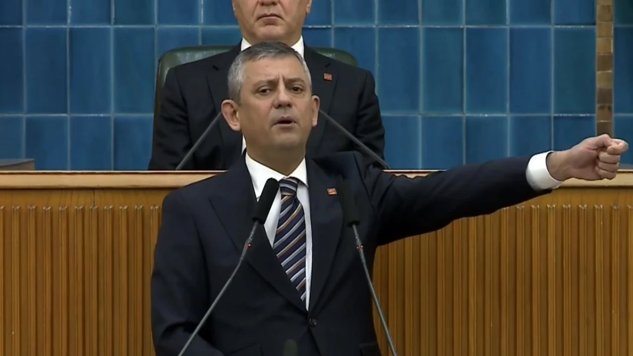 &Ouml;zg&uuml;r &Ouml;zel'den Bah&ccedil;eli'ye 'emekli maaşı' &ccedil;ağrısı