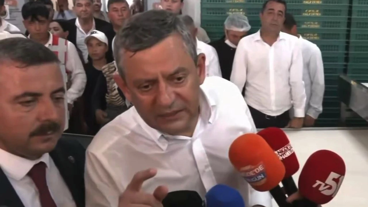 &Ouml;zg&uuml;r &Ouml;zel'den bomba iddia: Hakimlere CHP&rsquo;lileri tutuklayacak mısınız m&uuml;lakatı yapılıyor