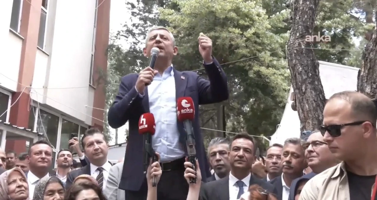 &Ouml;zg&uuml;r &Ouml;zel'den Burdur'da: CHP'yi elimizden almak istiyorlar