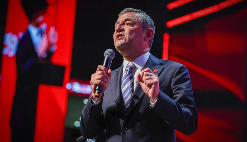 Özgür Özel'den DEM'e yeni 'cellat' mesajı