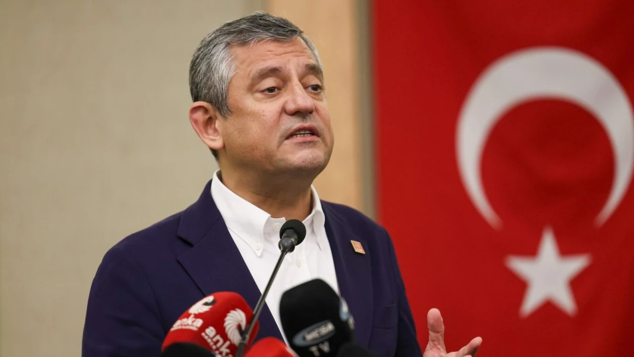 &Ouml;zg&uuml;r &Ouml;zel'den Erdoğan'a: CHP'de bir tane dış mihrak varsa o da sensin!