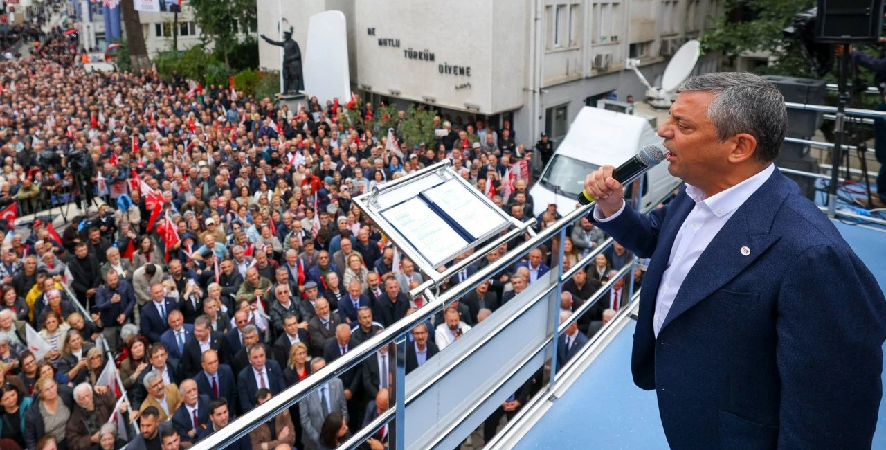&Ouml;zg&uuml;r &Ouml;zel'den Erdoğan'a: O şarlatanı ya sen durdur ya gelip biz durduracağız!