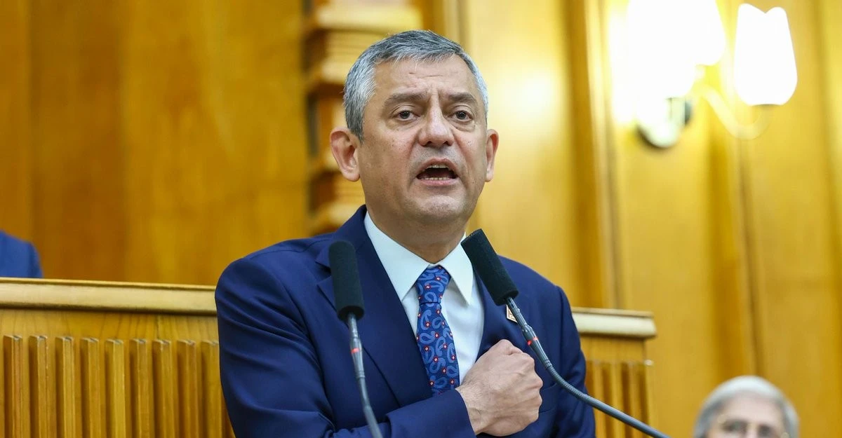 &Ouml;zg&uuml;r &Ouml;zel'den grup toplantısı kararı, TBMM Başkanlığı'na başvuru...